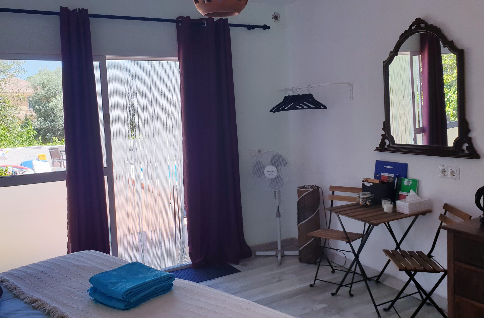 Kamer Jade, Casa Rubi